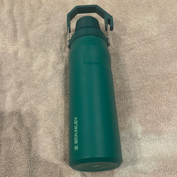 Stanley Other - STANLEY THE AEROLIGHT ICEFLOW BOTTLE 24oz